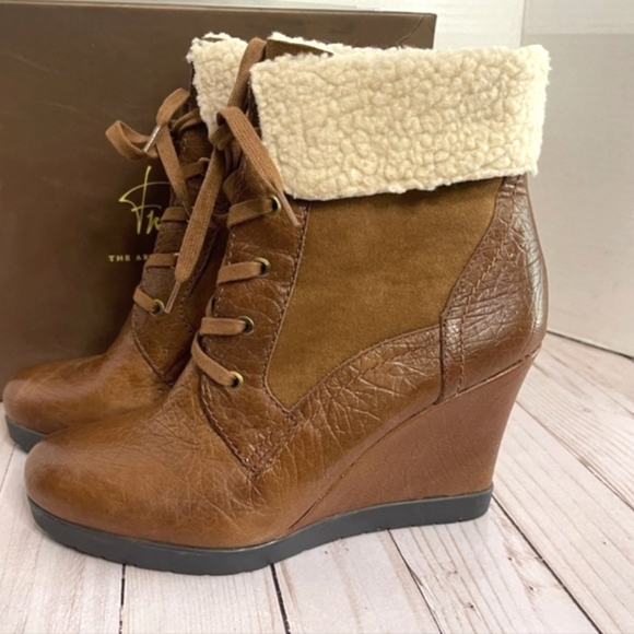 Franco Sarto shearing Wedge booties 👢 - Picture 2 of 13
